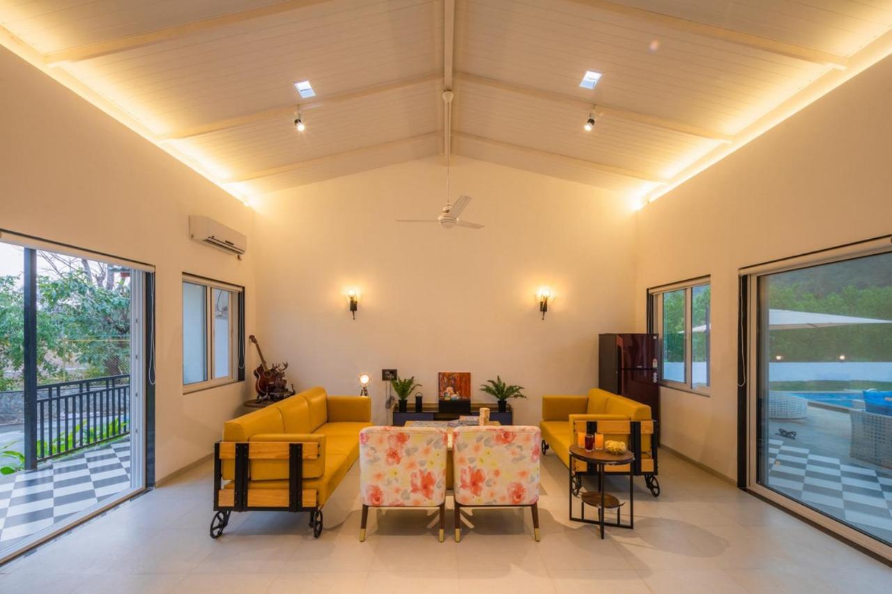 Saffronstays Turquoise Maison, Karjat Esterno foto