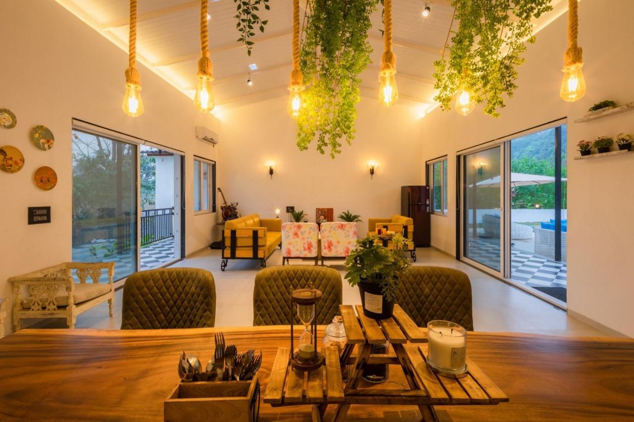 Saffronstays Turquoise Maison, Karjat Esterno foto