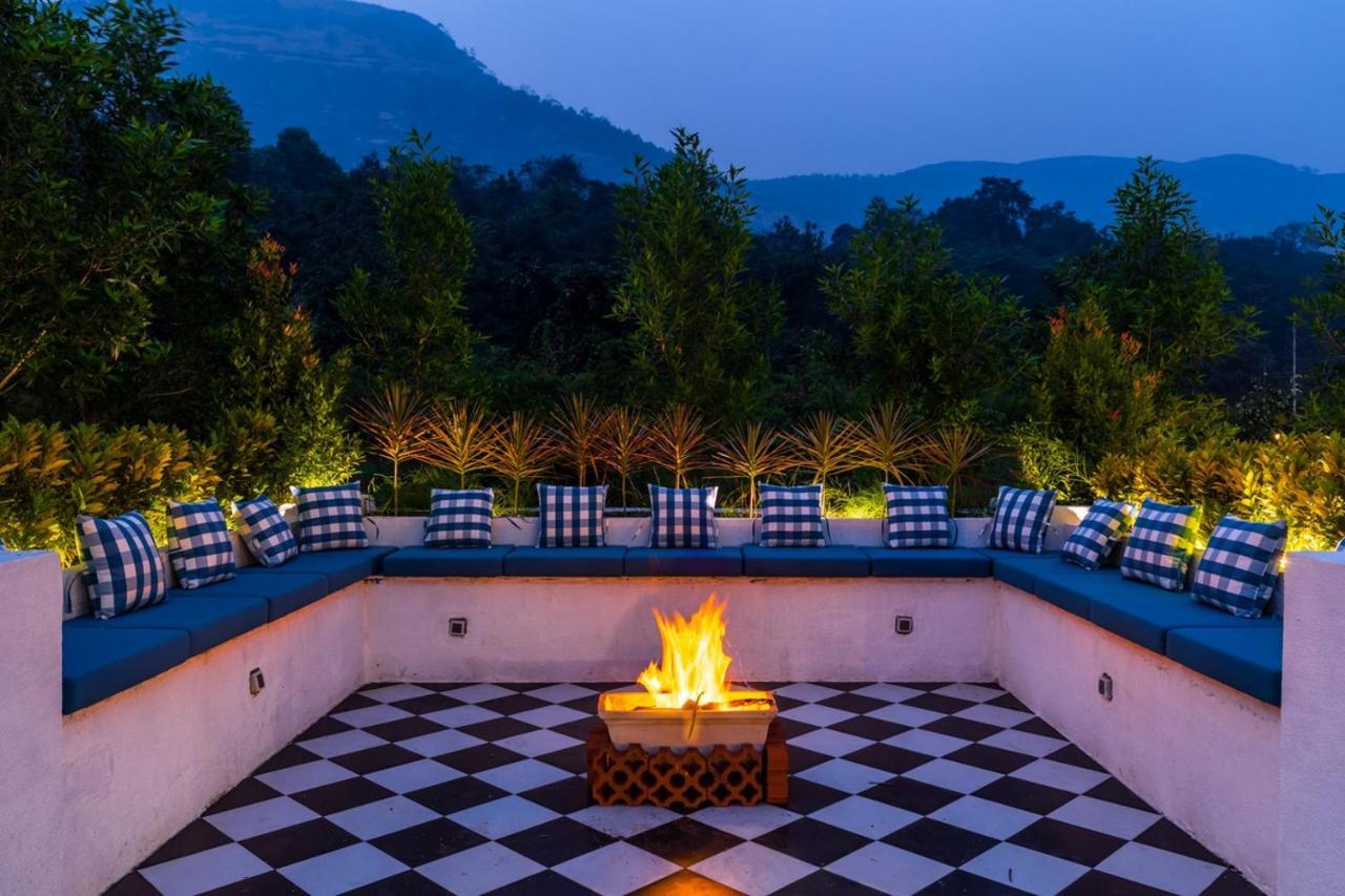 Saffronstays Turquoise Maison, Karjat Esterno foto
