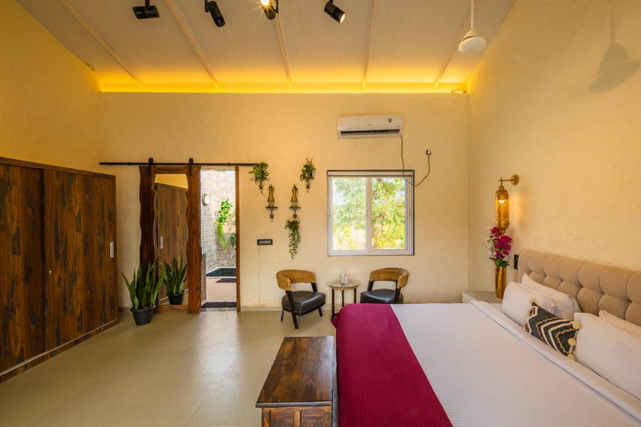 Saffronstays Turquoise Maison, Karjat Esterno foto